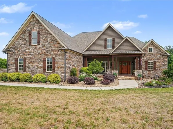 4754 Endwell Rd, Gibsonville, NC 27249