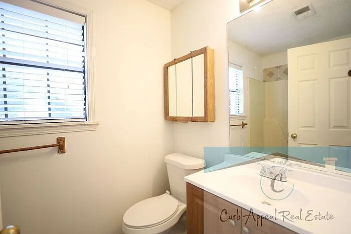 4004 Cobblestone Cir — Photo 12