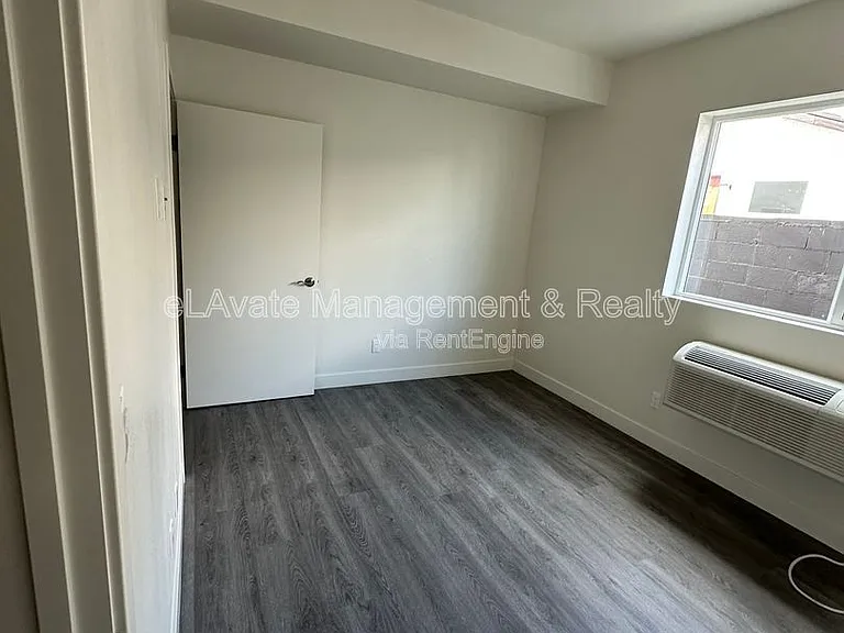226 W 87th St #204 — Photo 11