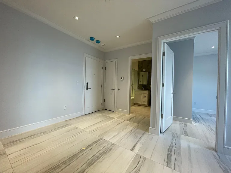 251 E Park Ave #1F — Photo 8