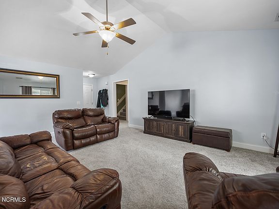 5th image of 258 Sky Ct
