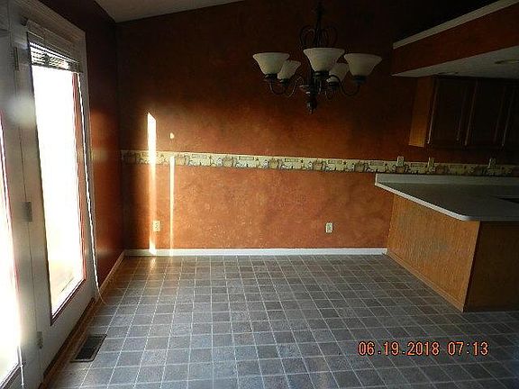 5th image of 8641 Ross Dr