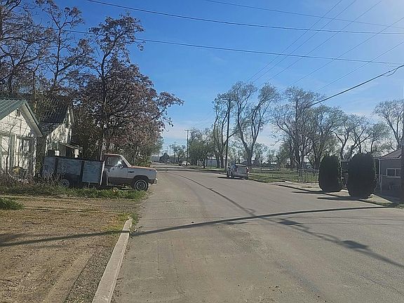 4th image of 105 S 5th St