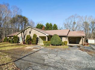 1015 Elizabeth Dr, Dallas, NC 28034