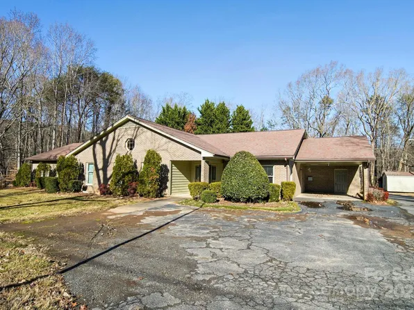 1015 Elizabeth Dr, Dallas, NC 28034