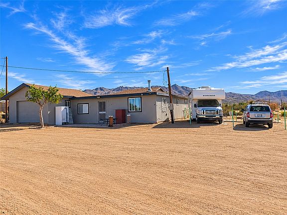 3rd image of 3372 N Hunt Road