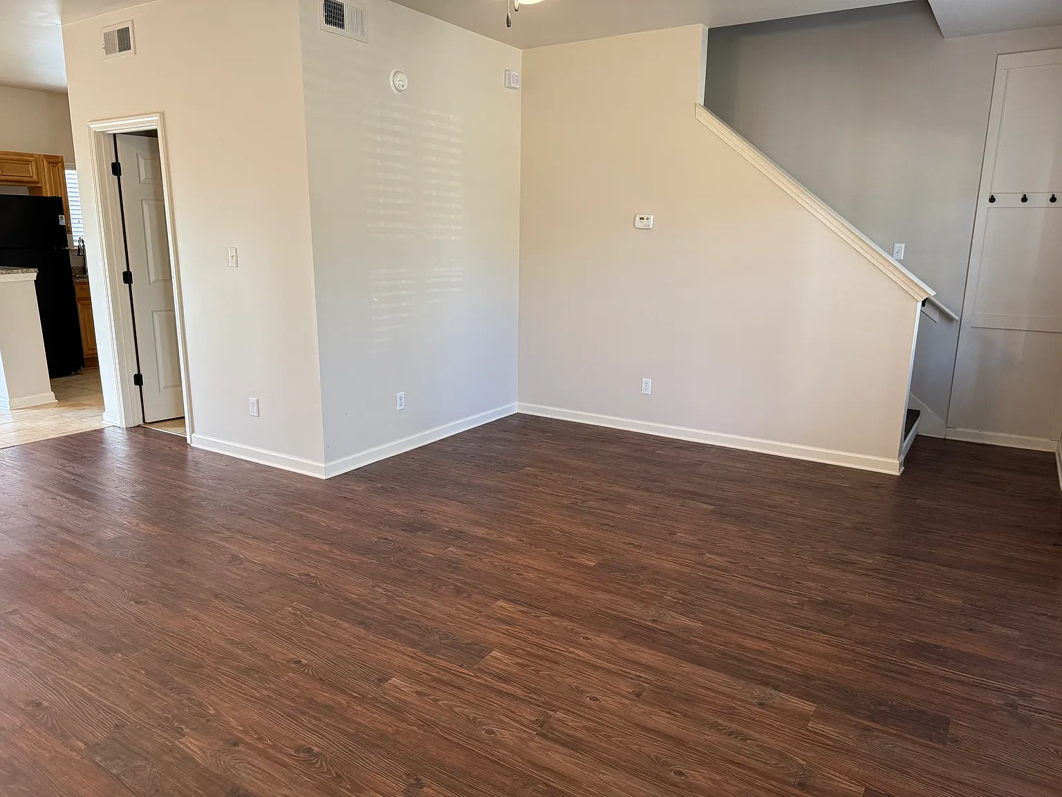 3 bed, 2.5 bath, 1358 sqft, $2,600 — Photo 2