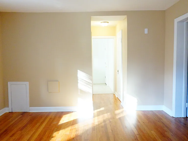 8520 Greenwood Ave — Photo 29