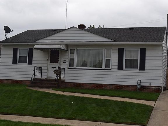 2nd image of 3207 Dellwood Dr