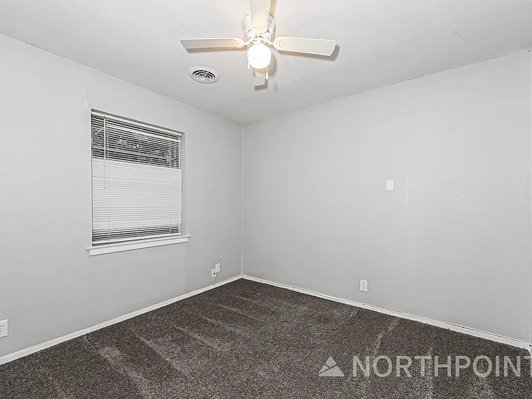 2814 Sequoia Ln — Photo 11