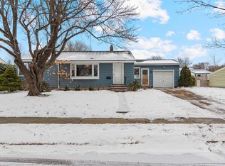 16 Bittersweet Ln, Burlington, VT 05401