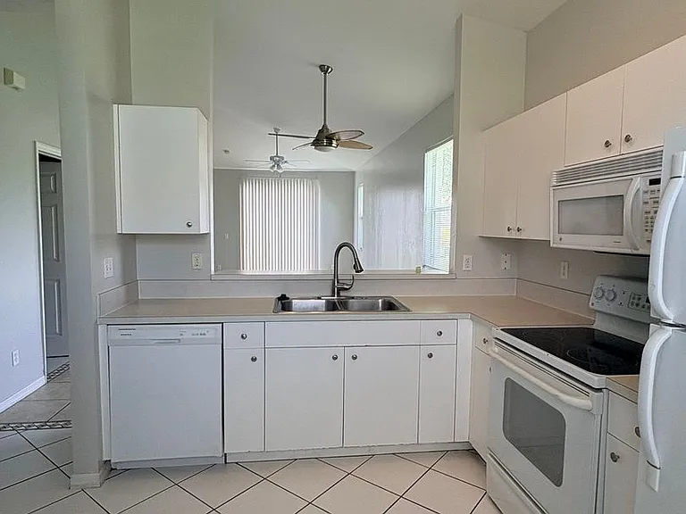 3619 Pine Oak Cir #108 — Photo 21