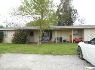 109B E Heard St, Refugio, TX 78377