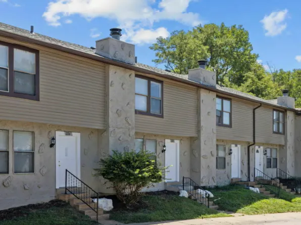 265 Northport Hills Dr, Florissant, MO 63033