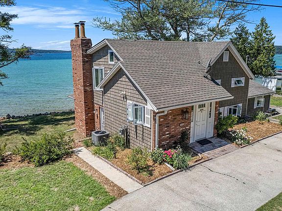 5th image of 4009 Crystal Dr