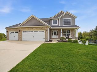 5407 Ferryman Rd, Bloomington, IL 61705