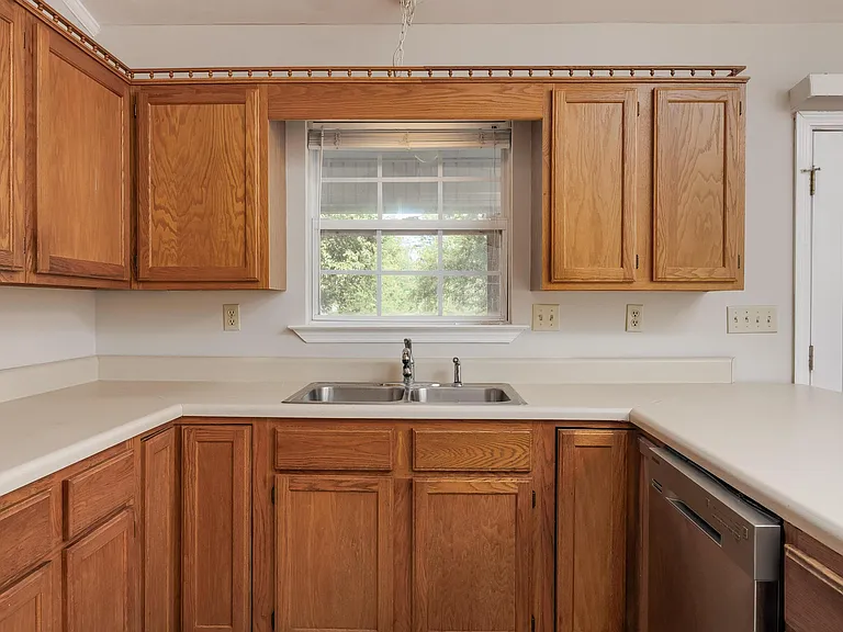 4092 University Dr — Photo 12