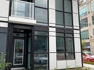 251 Manitoba St #106, Toronto, ON M8Y 0C7