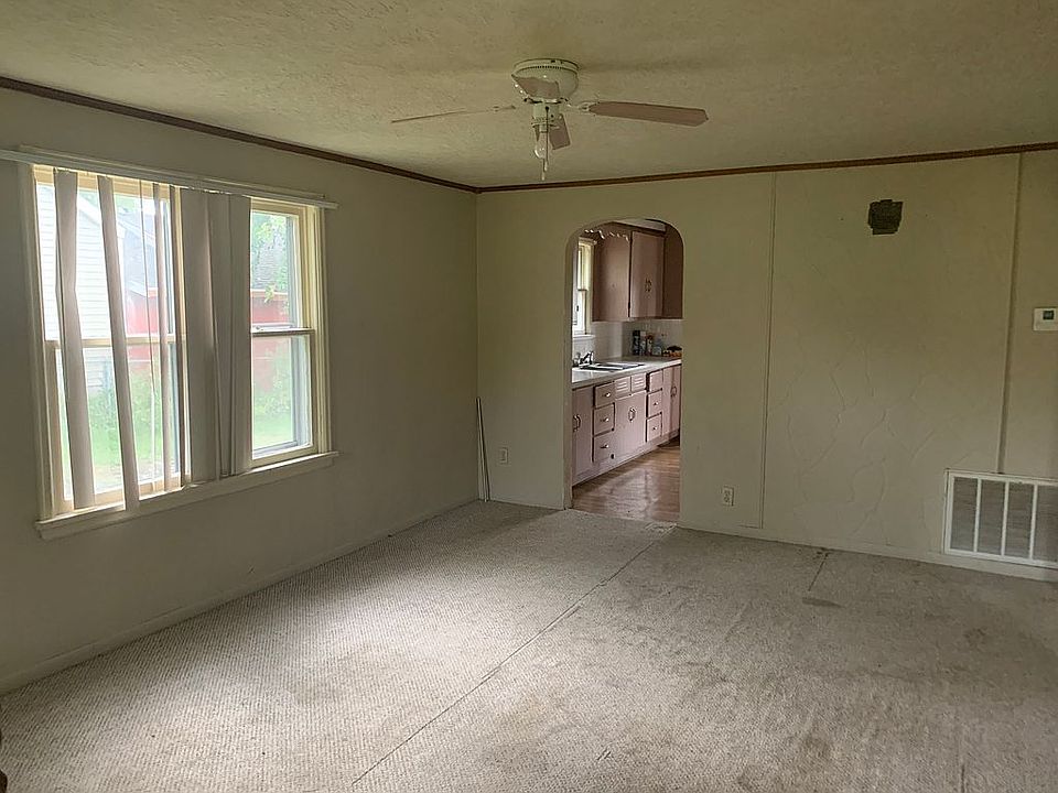 Entry to Living Room