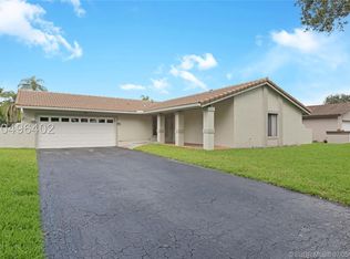 4201 W Sailboat Dr, Hollywood, FL 33026