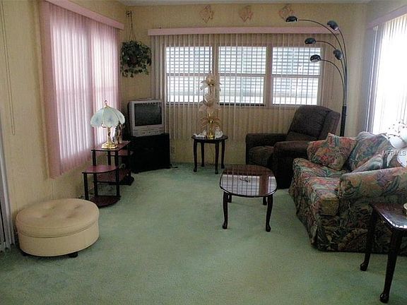 2nd image of 104 Pindo Palm St W #104