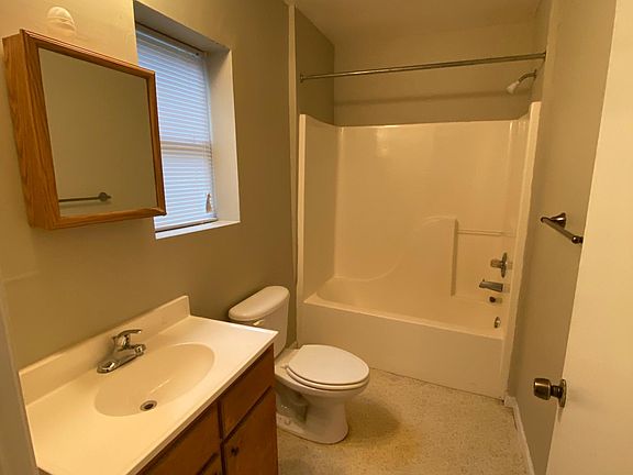 5th image of 2715 W Yonge St