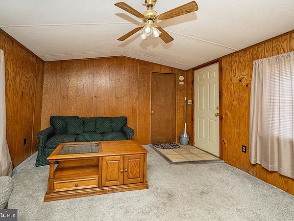 5th image of 10 Peach Tree Ln