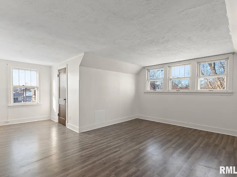 1816 W Callender Ave — Photo 23