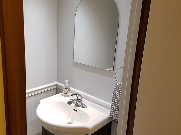 1st Floor Bathroom