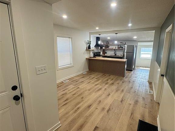 2nd image of 961 Tenny Ave