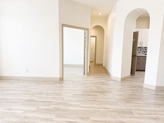 5th image of 809 Big Bend Dr