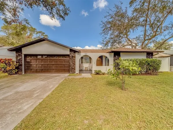 140 Meadowlark Dr, Safety Harbor, FL 34695