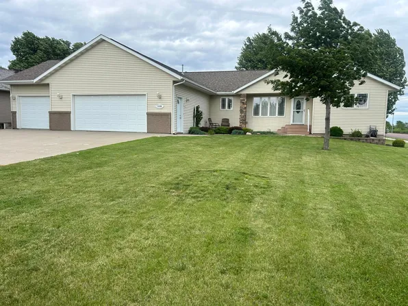 1135 Schaap Dr, Worthington, MN 56187