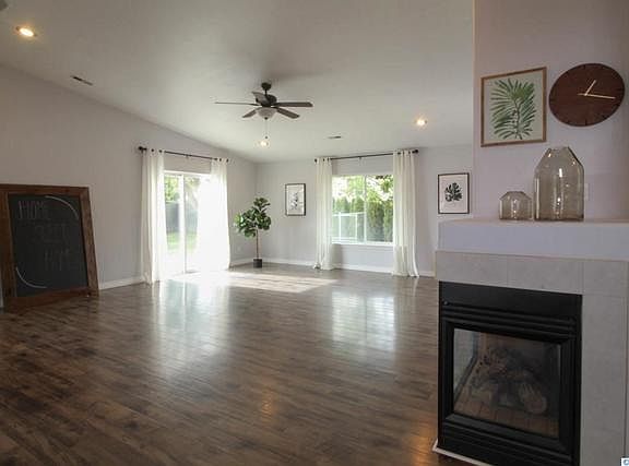 4th image of 5600 Warbler Ln