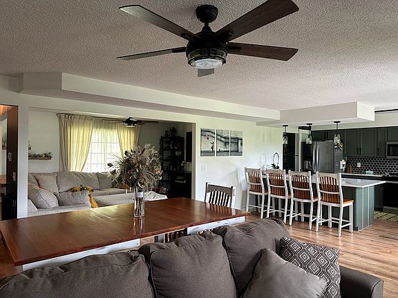 3rd image of 2105 Crestline Dr