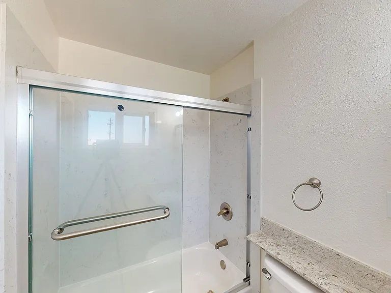 845 Macarthur Blvd — Photo 14