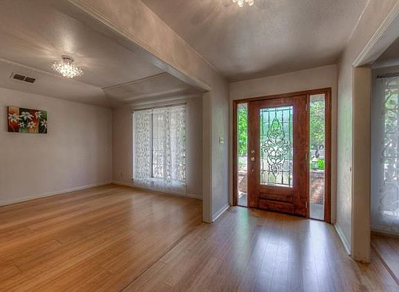 3rd image of 9909 Brandywine Cir