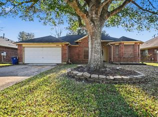 2914 Overland Trl, Dickinson, TX 77539