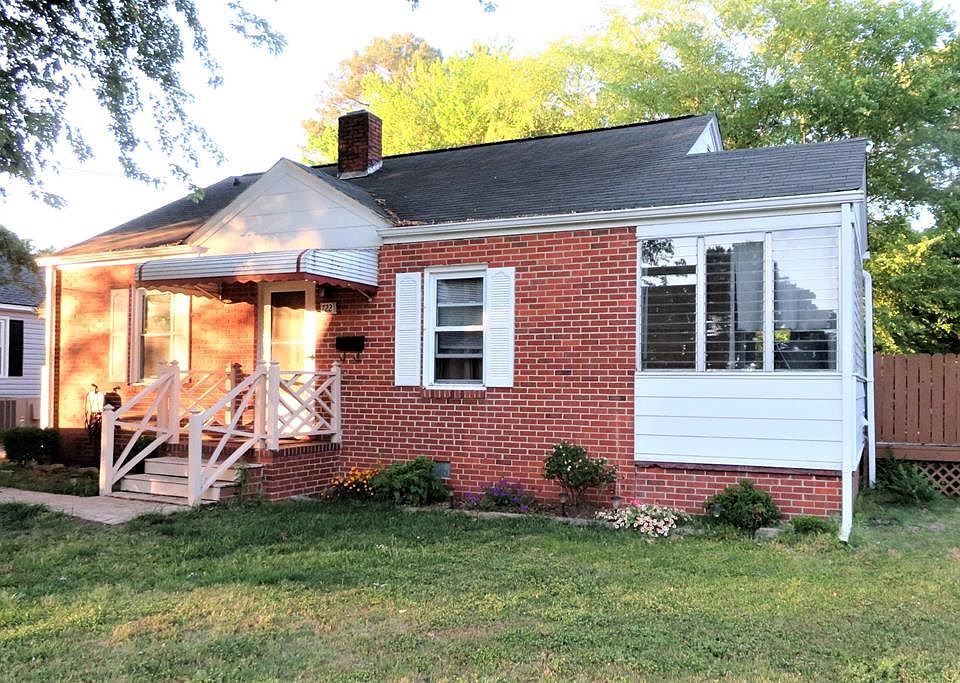 1st image of 722 Pine Dr