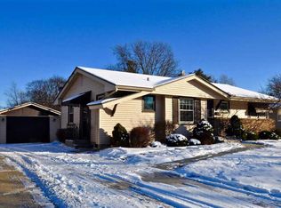 2238 Holmes St, Rockford, IL 61108