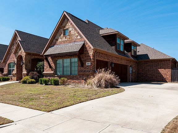 5th image of 8017 Hallmark Dr