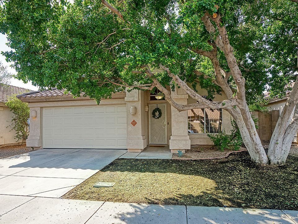 1st image of 2027 E Helena Dr