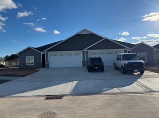 403-405 Founders Way, Little Chute, WI 54140