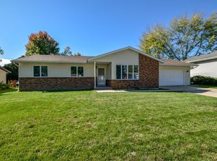1007 S Holiday Dr, Waunakee, WI 53597