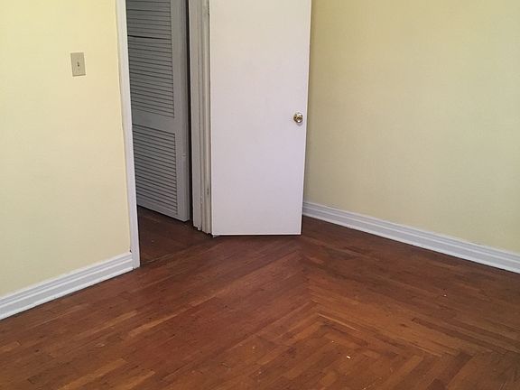 4th image of 215-217 Alicia St