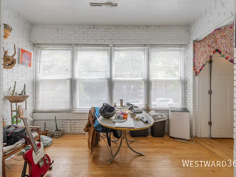 1406 W Farragut Ave #1 — Photo 4