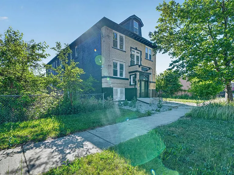 1140 Ashland St #1 — Photo 6