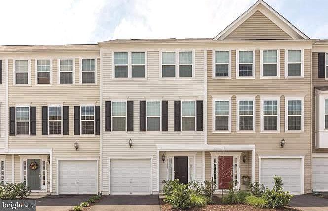 1st image of 8237 Heritage Crossing Ct