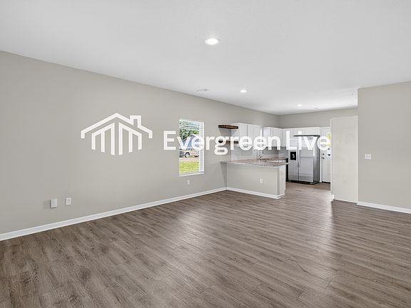4th image of 141 Burlington Dr