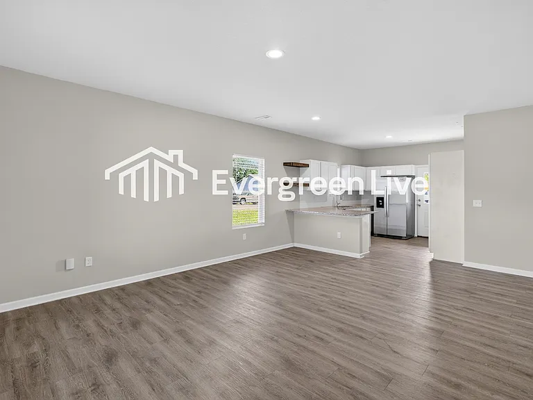 141 Burlington Dr — Photo 4